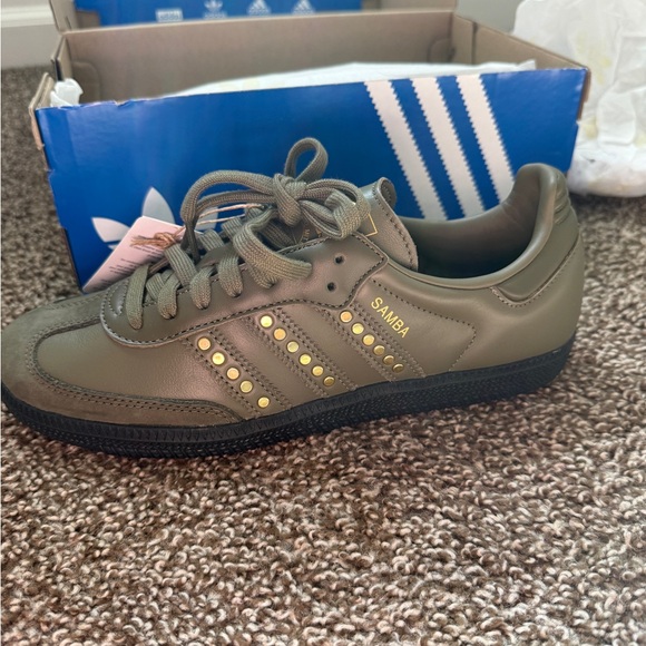 Adidas Green and Gold Sneakers - Picture 5 of 8